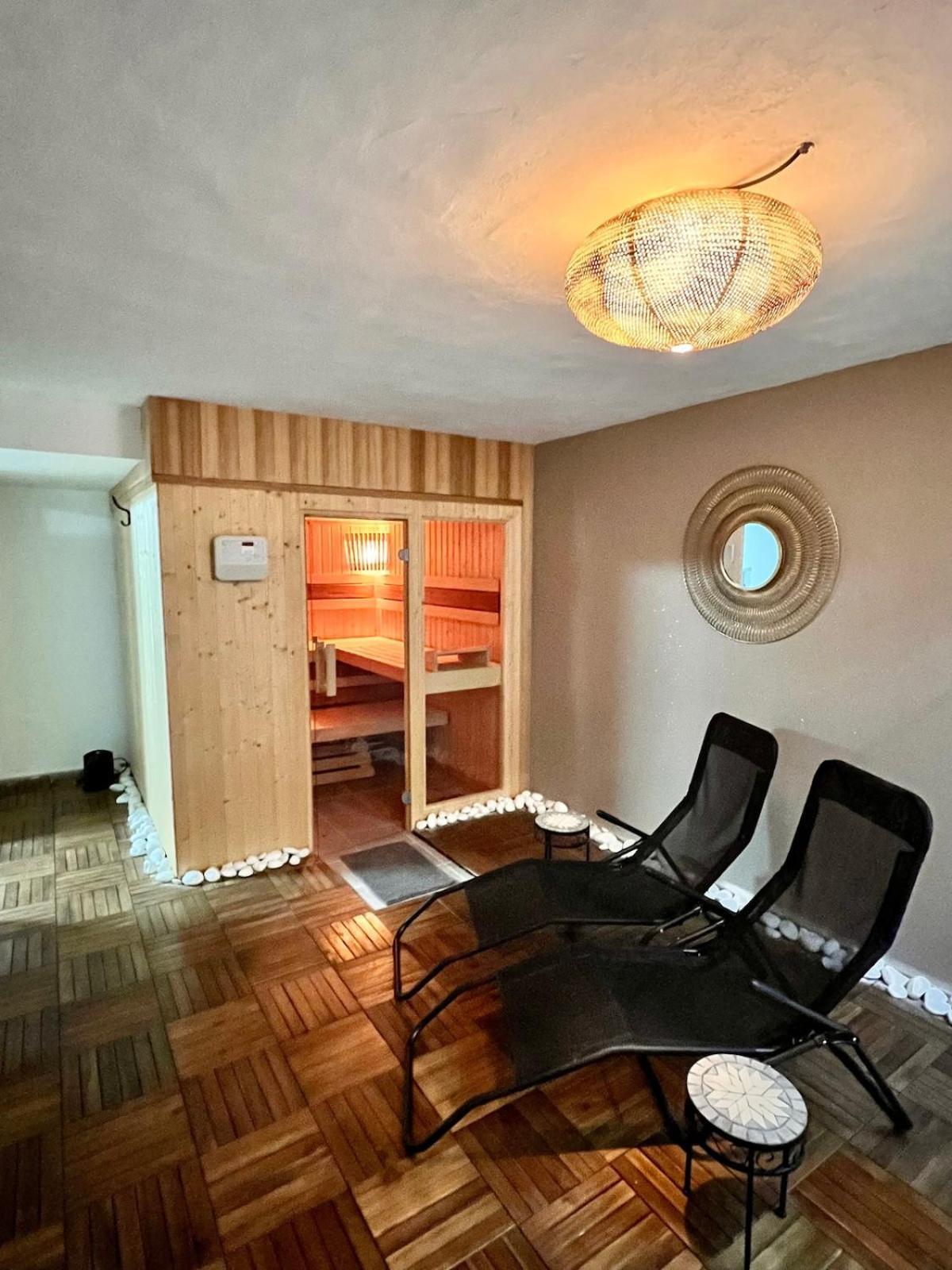 Casa Alegria - With Pool, Fitness, Sauna